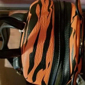 Loungefly | Bags | Tigger Loungefly Backpack Original  display picture 2